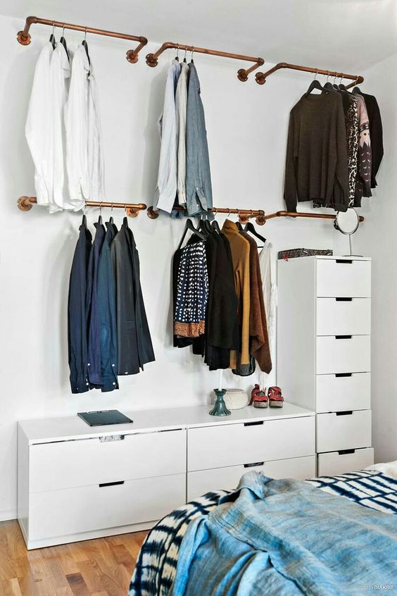 31 maneras de organizar tu ropa si no tienes clóset