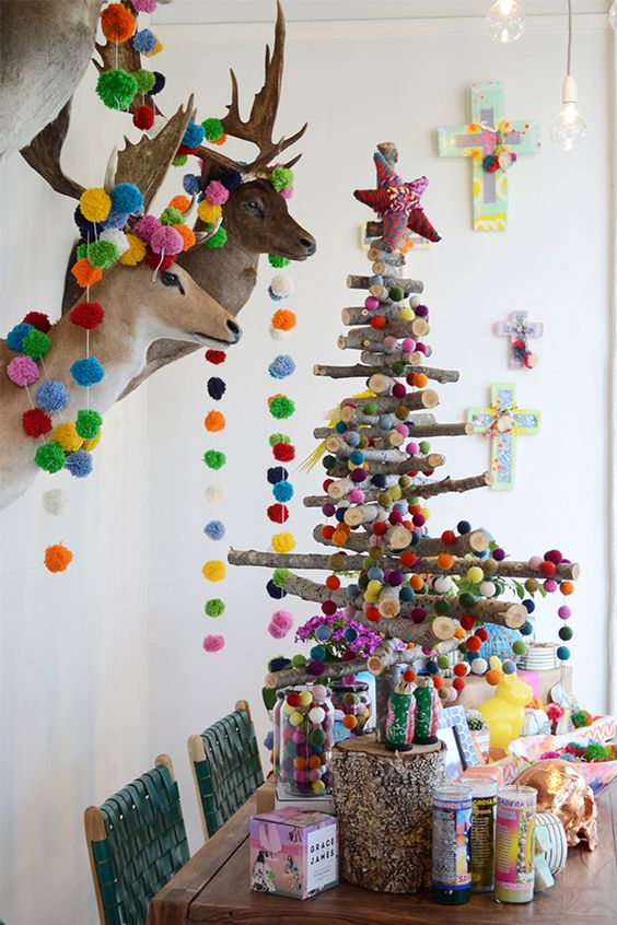 Cool christmas tree, christmas tree, different christmas tree, árbol de navidad diferente, árboles de navidad originales, ideas originales para tu árbol de navidad, decoración colorida, colourful, colorful.